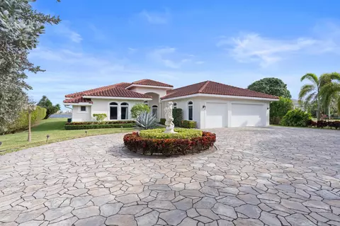 10 Firestone Cir, West Palm Beach, FL 33401