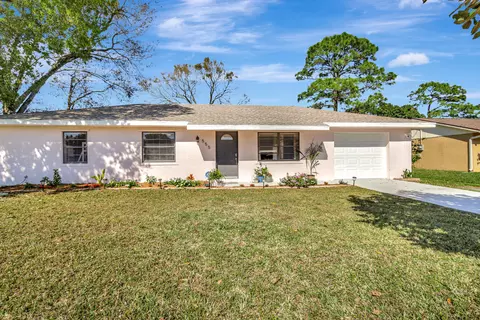 555 SW Butler Ave, Port Saint Lucie, FL 34983
