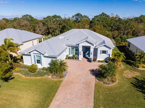 347 11th Sq SW, Vero Beach, FL 32962