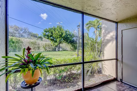 515 Shady Pine Way #B1, Greenacres, FL 33415