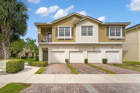 1551 SE Hampshire Way #202, Stuart, FL 34994