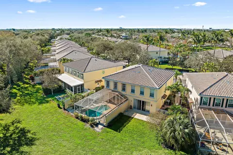 464 Capistrano Dr, Palm Beach Gardens, FL 33410