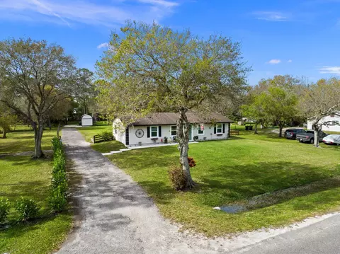 261 Sunrise Dr, Fort Pierce, FL 34945