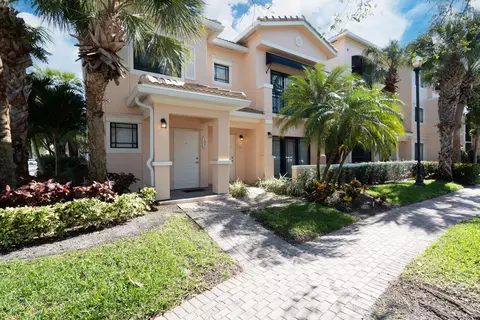 2808 Amalei Dr #106, Palm Beach Gardens, FL 33410