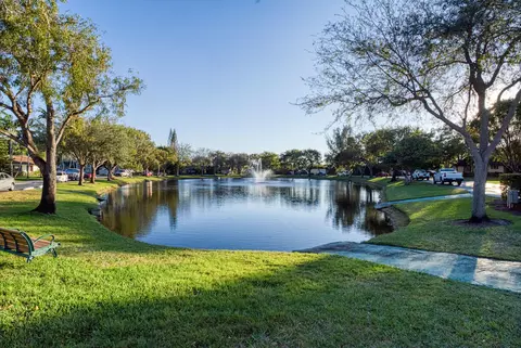2137 Nova Village Dr, Davie, FL 33317