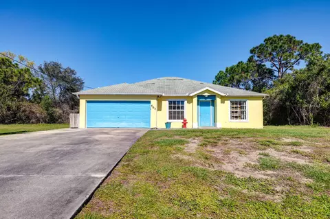 467 SW Copperfield Ave, Port Saint Lucie, FL 34953