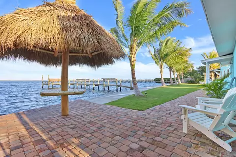 2725 NE Indian River Dr, Jensen Beach, FL 34957
