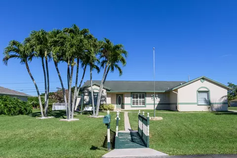 2 W Cypress Rd, Lake Worth, FL 33467