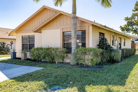 5360 Mendoza St, West Palm Beach, FL 33415