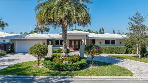 5571 Bayview Dr, Fort Lauderdale, FL 33308