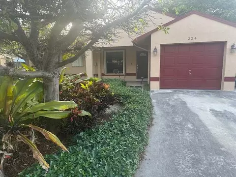 224 SW 9th Cir, Delray Beach, FL 33444