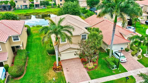 7557 Topiary Ave, Boynton Beach, FL 33437