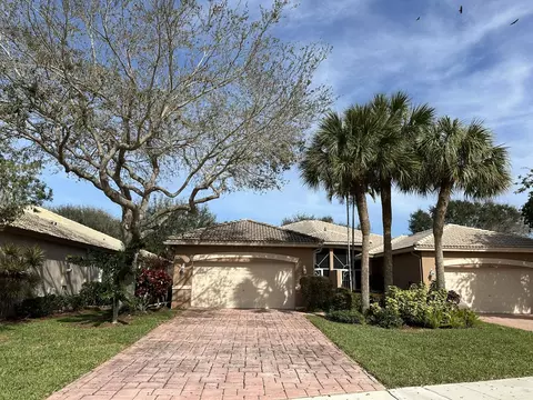5819 Grand Harbour Cir, Boynton Beach, FL 33437