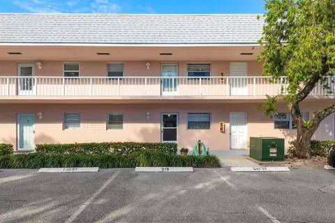18081 SE Country Club Dr #213, Tequesta, FL 33469