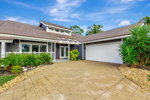 10440 SE Jupiter Narrows Dr, Hobe Sound, FL 33455