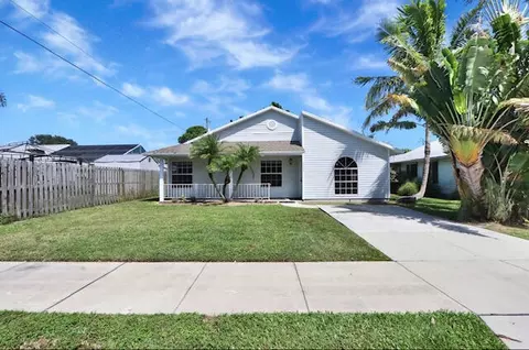 5339 SE Dell St, Stuart, FL 34997