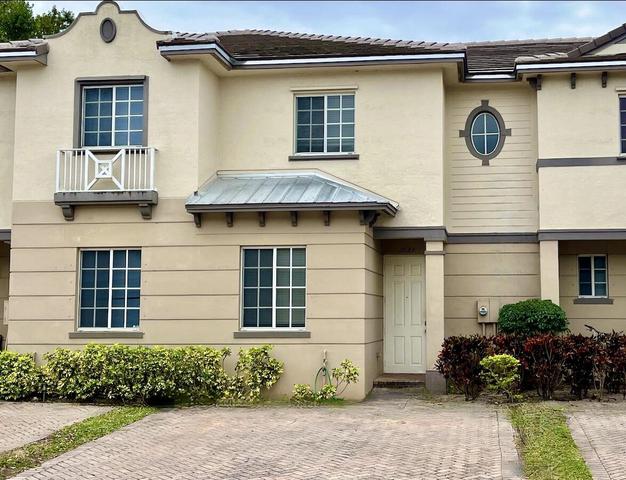 2033 Nassau Dr, Riviera Beach, FL 33404