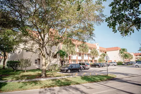 2701 Sunrise Lakes Dr E #201, Sunrise, FL 33322