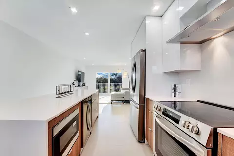 311 E Ocean Ave #308, Lantana, FL 33462