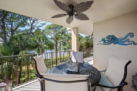 1001 Seafarer Cir #301, Jupiter, FL 33477
