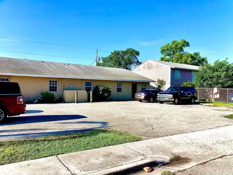 1617 W 27 St #A, Riviera Beach, FL 33404