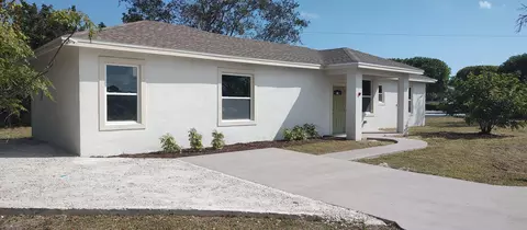 2002 W 21st Ct, Fort Pierce, FL 34946