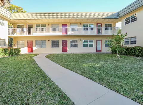 28 Vista Gardens Trl #103, Vero Beach, FL 32962