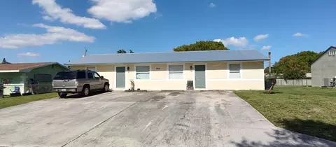 914 Skylark Dr, Fort Pierce, FL 34982