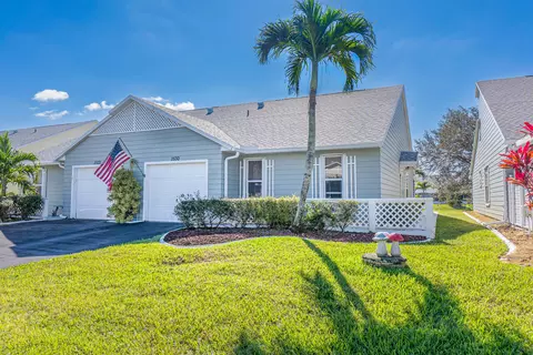 2530 SE Tropical East Cir, Port Saint Lucie, FL 34952