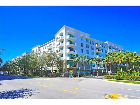 2421 NE 65th St #501, Fort Lauderdale, FL 33308