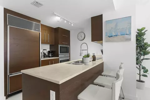 485 Brickell Ave #1609, Miami, FL 33131
