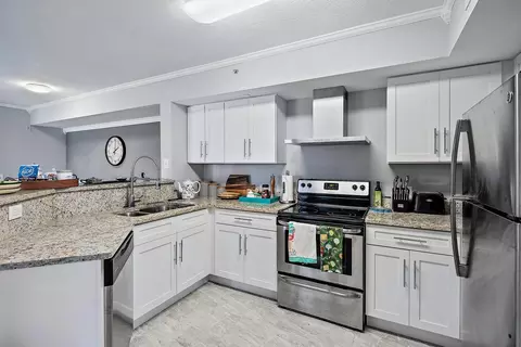 4240 San Marino Blvd #102, West Palm Beach, FL 33409