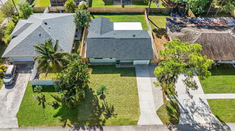 6028 Roger St, Jupiter, FL 33458