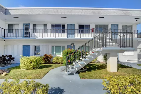 2400 Lake Osborne Dr #212, Lake Worth, FL 33461