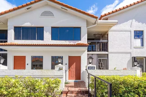 9704 Sills Dr E #202, Boynton Beach, FL 33437