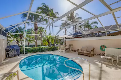 481 Capistrano Dr N, Palm Beach Gardens, FL 33410
