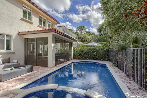 433 Pumpkin Dr, Palm Beach Gardens, FL 33410