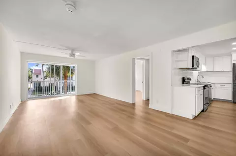 1428 SE 4th Ave #B-215, Deerfield Beach, FL 33441