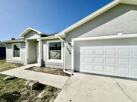 1908 SE Mantua St, Port Saint Lucie, FL 34952