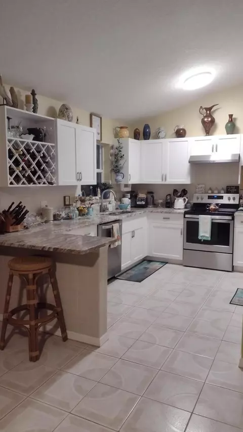1061 NW Tuscany Dr, Port Saint Lucie, FL 34986