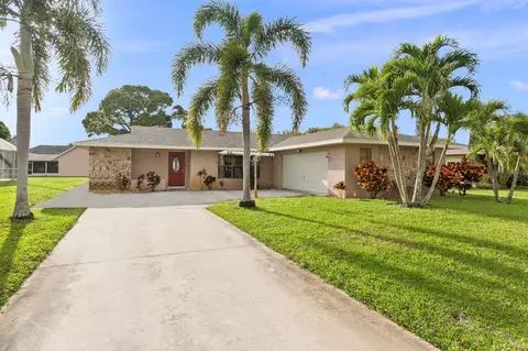 2146 SE Dolphin Rd, Port Saint Lucie, FL 34952