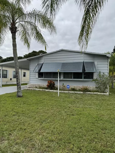 62 Flores Del Norte, Fort Pierce, FL 34951