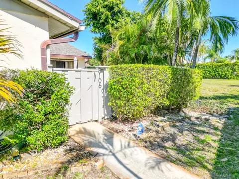 8106 Ambach Way, Hypoluxo, FL 33462