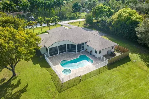 16033 E Burns Dr, Loxahatchee, FL 33470