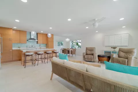 232 Seabreeze Cir #232, Jupiter, FL 33477