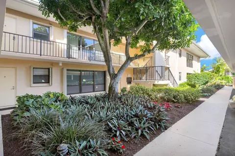23 SE Turtle Creek Dr #F, Tequesta, FL 33469