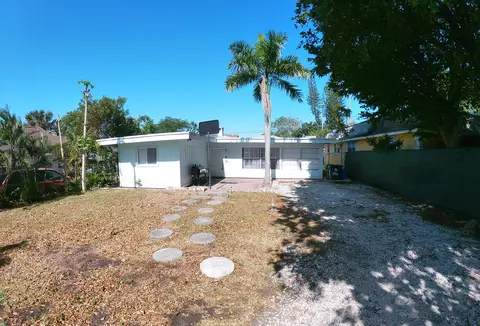 1720 Lavue Ave, Lake Worth, FL 33460