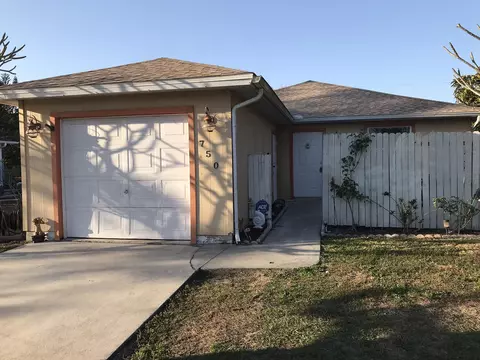 750 18th St SW, Vero Beach, FL 32962