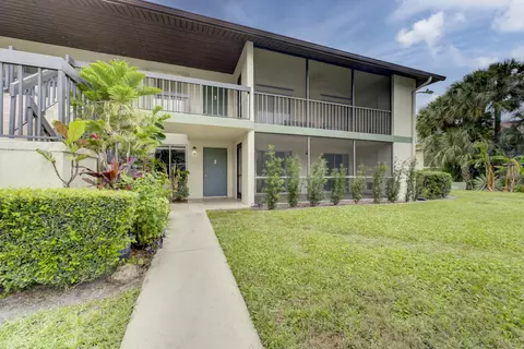 6446 Chasewood Dr #B, Jupiter, FL 33458