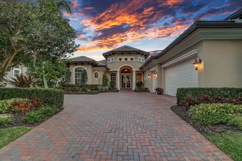 7928 Cranes Pointe Way, West Palm Beach, FL 33412